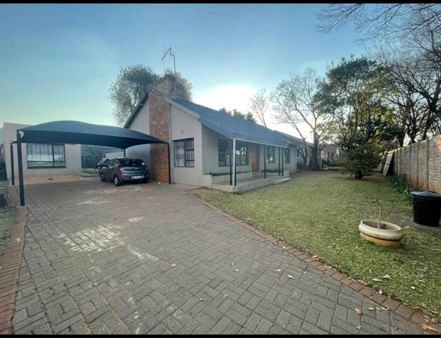 3 BEDROOM HOUSE FOR SALE IN JANSENPARK